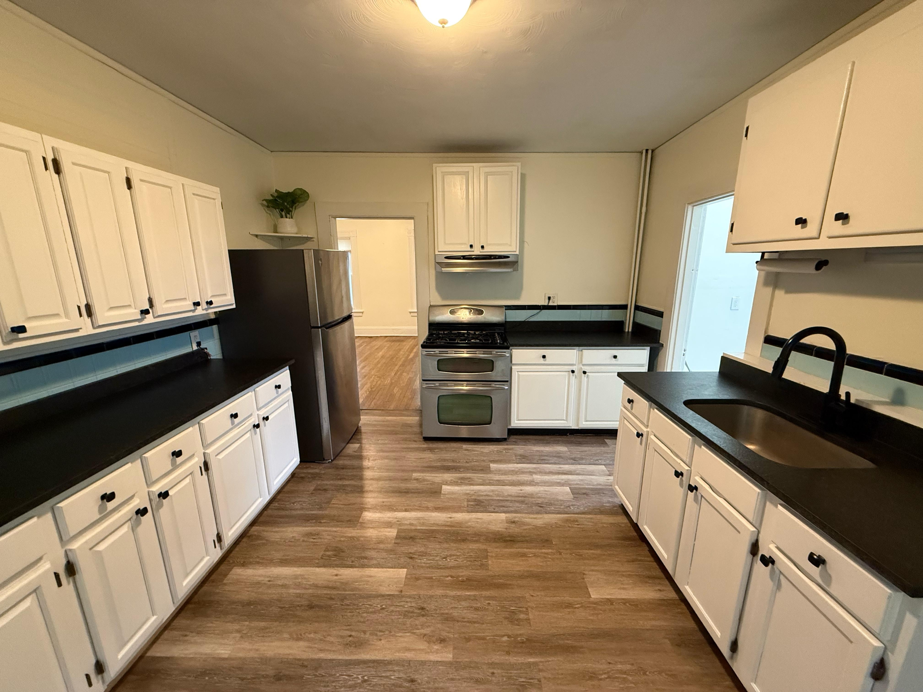 498 Stanley Street - 1